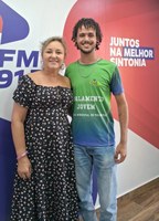 PARLAMENTO JOVEM É TEMA DE ENTREVISTA NA RÁDIO